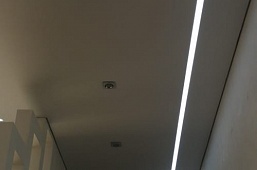 Фото натяжных потолков в коридоре № 27